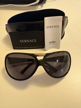 Versace Black Vintage Sunglasses - MOD 4097. NEW